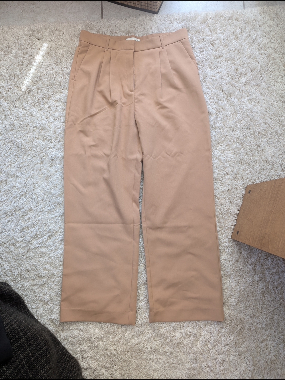 Abercrombie & Fitch Tailored Pleat Front Pants — Camel